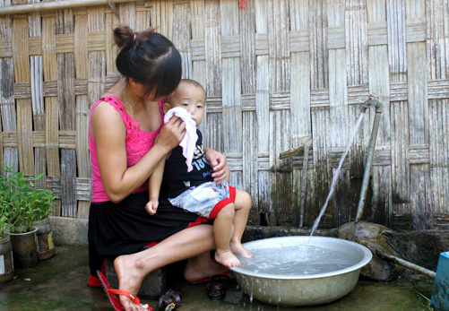 Đưa nước sạch đến với đồng bào miền núi khó khăn 